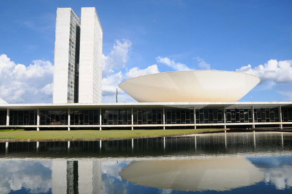 Regulação de IA no Brasil: o que fazer antes da lei sair